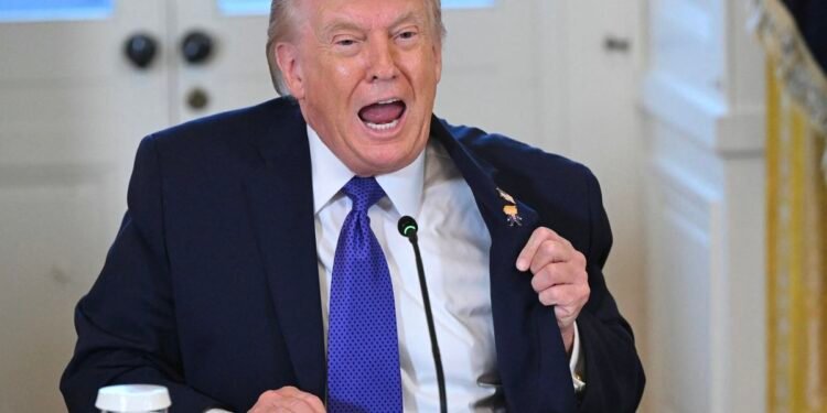 Di Tengah Darah Demo Iran, Trump Nyatakan Siap Membantu Demonstran