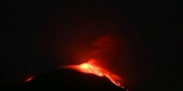Gunung Ile Lewotolok Catat 466 Kali Erupsi Dalam Sehari
