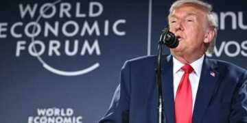 Trump Ancam Tarif 100 Persen ke Kanada Jika Kerjasama Dengan China