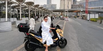 Dari Indonesia ke Mekkah, Umrah Om Daeng dengan Sepeda Motor