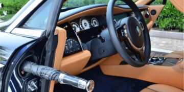 Payung Rolls-Royce: Fitur Unik Mobil Mewah yang Jarang Diketahui