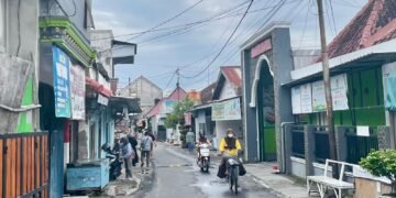 Gang Puntuk: Lorong Waktu yang Menolak Pensiun