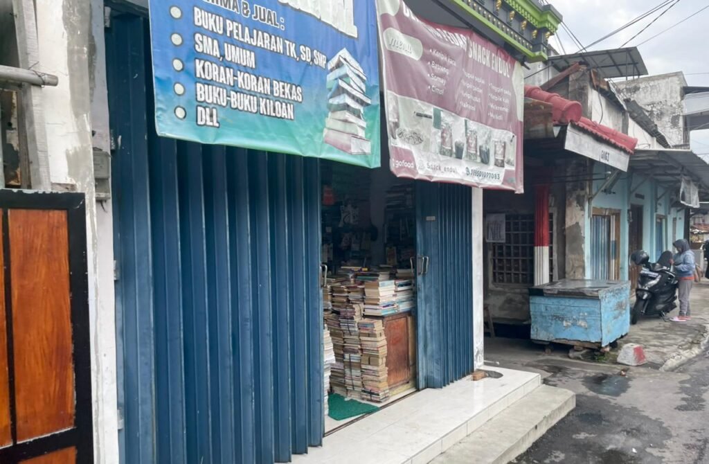 Gang Puntuk: Lorong Waktu yang Menolak Pensiun