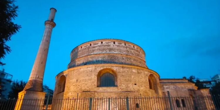 Rotunda Galerius dan Perjalanan yang Tak Lagi Mengejar Tujuan