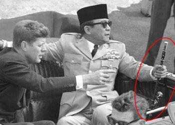Tongkat Bung Karno: Pucang Kalak, Mitos, dan Imajinasi Kekuasaan