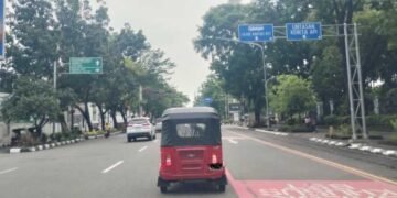 Puluhan Ojol Solo Turun ke Balai Kota, Tuntut Larangan Bajaj Ilegal