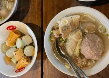 Bakso Pak Pek: Legenda Kuliner Malam Surabaya