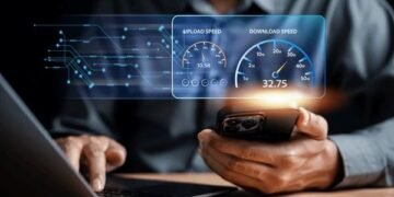 Komdigi Klaim Internet Ngebut Siapa yang Sebenarnya Menikmati?