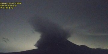 Status Siaga, Semeru Lepaskan Awan Panas hingga Lima Kilometer