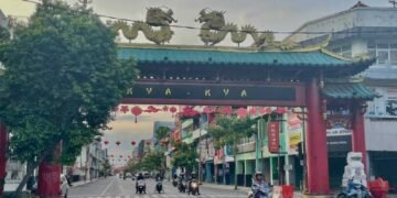 Kya-Kya Kembang Jepun: Jalan Pelan Menyusuri Rasa dan Ingatan Surabaya