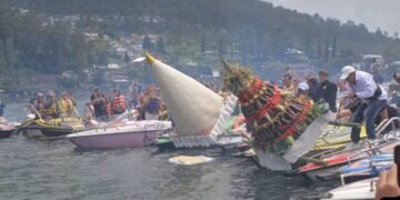 Labuhan Sarangan 2026: Tradisi Jawa dan Arah Pariwisata Berkelanjutan