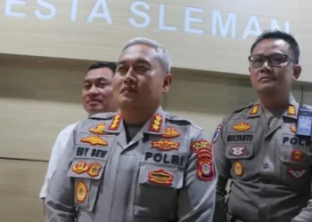 Seragam, Robot dan Nurani