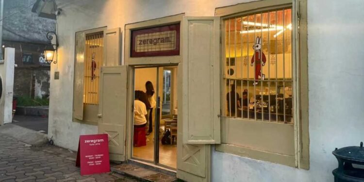 Ngopi di Bangunan Tua: Pesona Coffee Shop Heritage di Kota Lama Surabaya