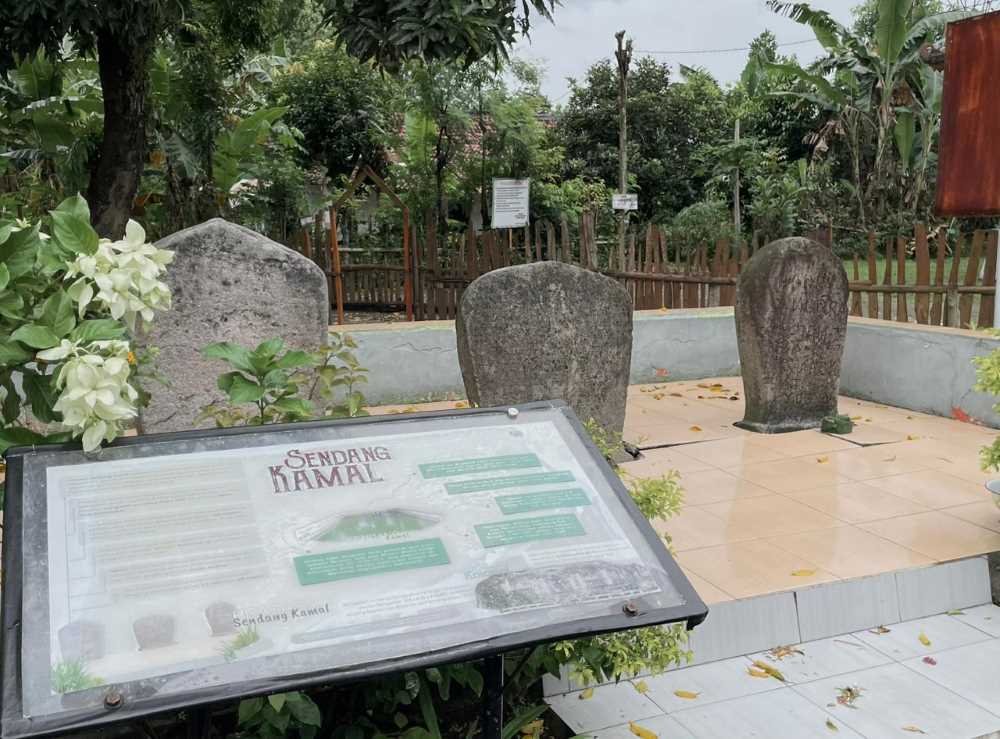 Sendang Kamal dan Prasastinya: Saat Dua Zaman Bertemu di Air yang Sama
