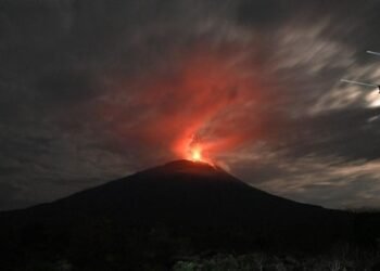 Gunung Ile Lewotolok Kembali Erupsi, Warga Diminta Waspada