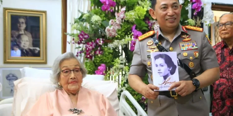 Eyang Meri, Istri Mantan Kapolri Hoegeng, Wafat di Usia 100 Tahun