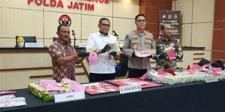 Polisi Bekuk Jaringan Sabu Kemasan Teh China di Jatim