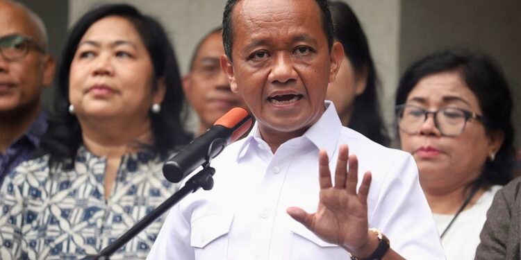 Hoaks! Bahlil Dicopot dari Menteri ESDM dan Diganti Ignasius Jonan