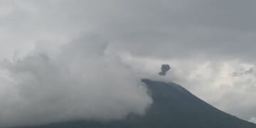 Gunung Ile Lewotolok Meletus 27 Kali, Warga Diimbau Waspada