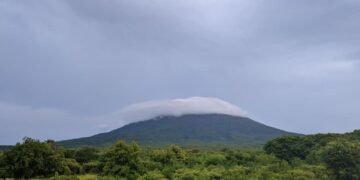 Gunung Ile Lewotolok Meletus 48 Kali, Warga Diimbau Waspada