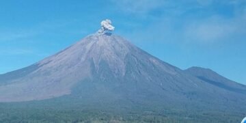 Level Siaga! Semeru Meletus Pagi Ini, Warga Kaki Gunung Harus Waspada