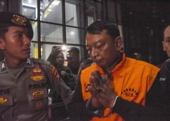 Tunjangan Naik, Nurani Tetap Kosong: Pelajaran dari OTT Hakim Depok