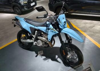DR-Z4SM Mejeng di IIMS 2026, Suzuki Uji Minat Pasar Supermoto 400 cc