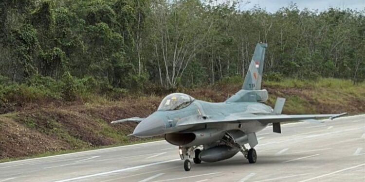 Jet Tempur Mendarat di Tol, Strategi Baru Pertahanan RI Jadi Sorotan Dunia