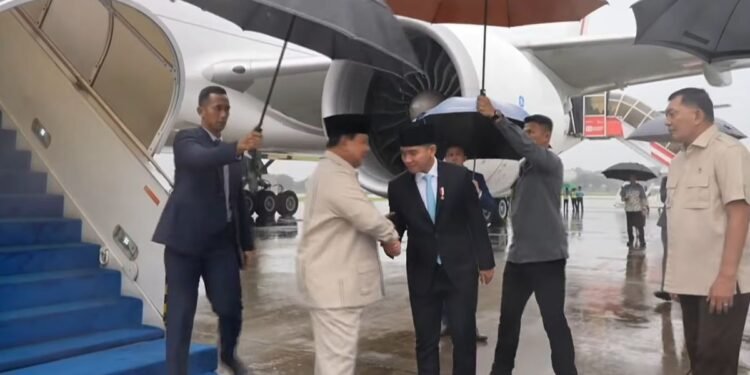 Usai Tur Diplomasi Global, Prabowo Mendarat dan Disambut Gibran