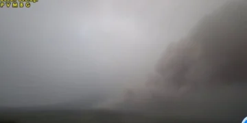 Semeru Luncurkan Awan Panas 6 Km, Warga Diminta Waspada