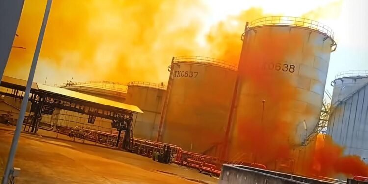 Dibilang Bukan Bocor, Tapi Warga Sesak: Asap Asam Nitrat Selimuti Cilegon