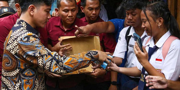 Cek Fakta: Klaim Dana Rp 40 Juta dari Gibran Ternyata Rekayasa AI