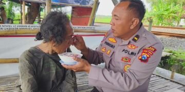 Di Balik Seragam, Ada Purnomo yang Memanusiakan Manusia