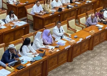 Hotman Paris Bela ABK Sea Dragon di DPR, Soroti Tuntutan Mati Tanpa Bukti