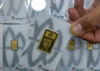 Harga Emas Melejit: Sinyal Cemas Ekonomi atau Momentum Investasi?