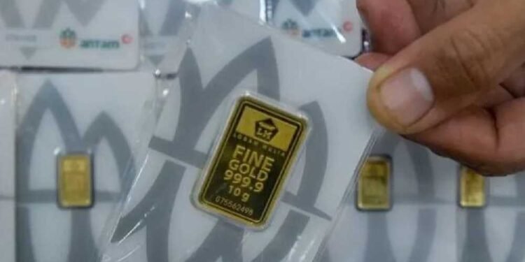 Harga Emas Melejit: Sinyal Cemas Ekonomi atau Momentum Investasi?