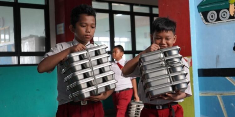 Check: Isu Transfer Dana MBG ke Orang Tua Ternyata Tak Benar