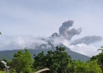 Gunung Ile Lewotolok Meletus 871 Kali, Status Siaga Masih Berlaku