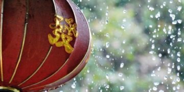 Tahun Baru Imlek dan Hujan: Gangguan atau Berkah?