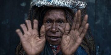 Potong Jari Suku Dani: Simbol Duka yang Bikin Kita Merenung