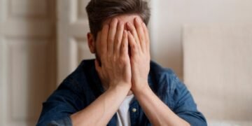 Cowok Nangis Masih Dianggap Lemah, Padahal Luka Tidak Punya Gender