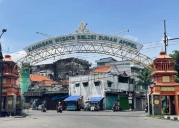 Menyusuri Ampel: Jejak Islam Tertua dan Kehidupan Kota Surabaya