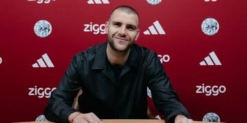 Maarten Paes Resmi ke Ajax: Garuda ke Johan Cruyff Arena