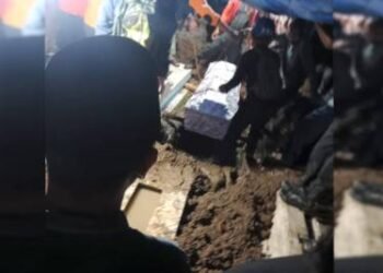 Isak Tangis Iringi Pemakaman Yazid Ahmad Firdaus di Gawanan