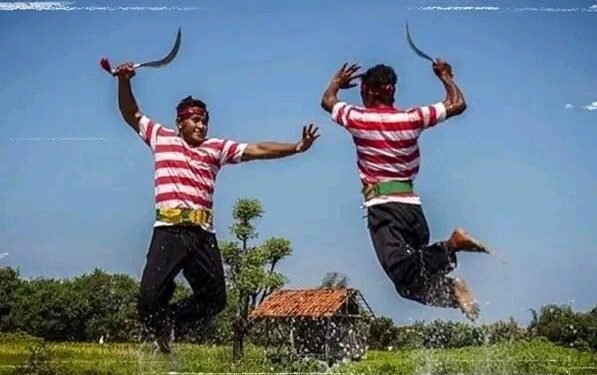 Carok Madura: Antara Warisan Budaya, Keberanian, dan Zaman yang Berubah