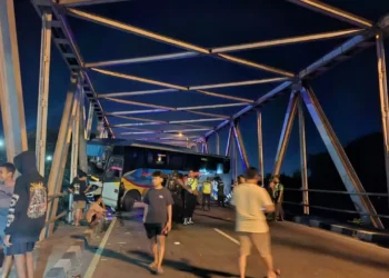 Bus Sugeng Rahayu Hantam Jembatan Jurug, Pemudik Alami Detik Mencekam