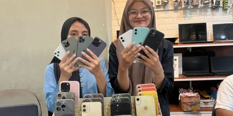 Sewa iPhone Buat Lebaran: Demi Kenangan atau Demi Feed Instagram?