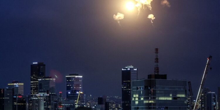 Perancis, Jerman, dan Inggris Siap Ambil Langkah Defensif terhadap Iran