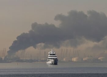 Ledakan Guncang 27 Pangkalan Militer AS, Iran Resmi Buka Operasi Balasan