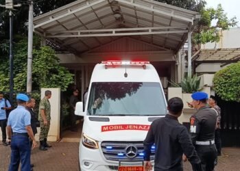 Duka Nasional: Jenazah Try Sutrisno Tiba di Menteng